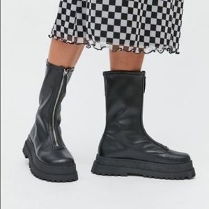 urban outfitters platform boots